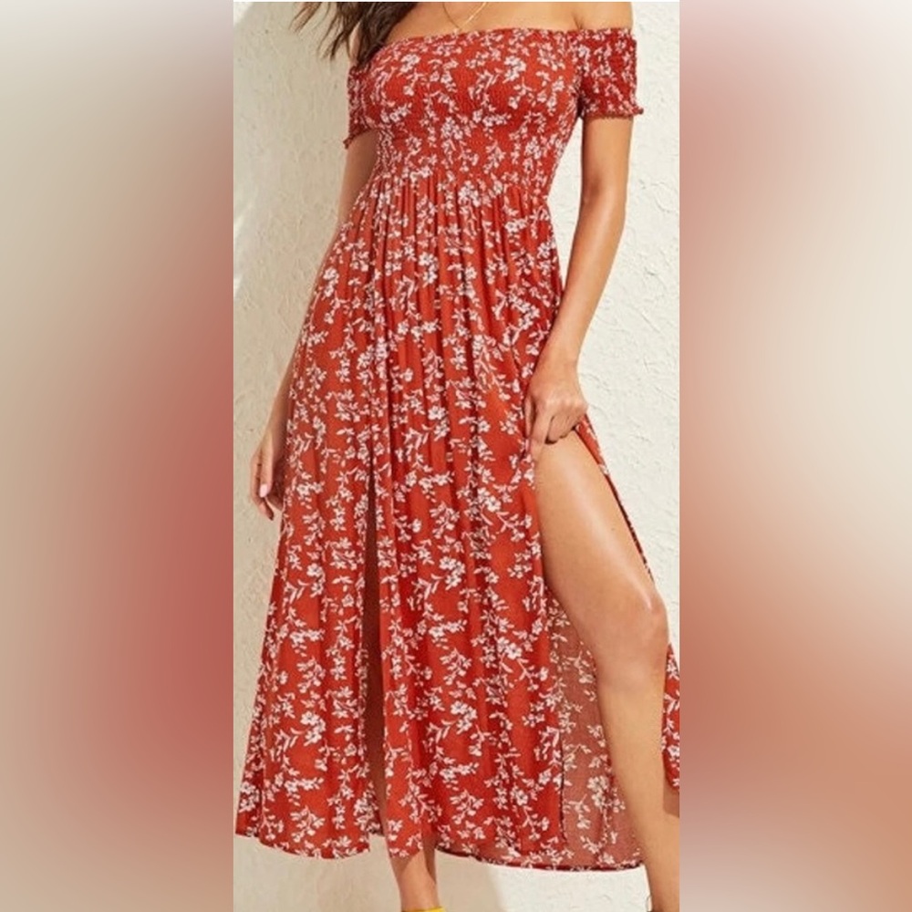 SHEIN SMOCKED OFF THE SHOULDER MAXI
SIZE M